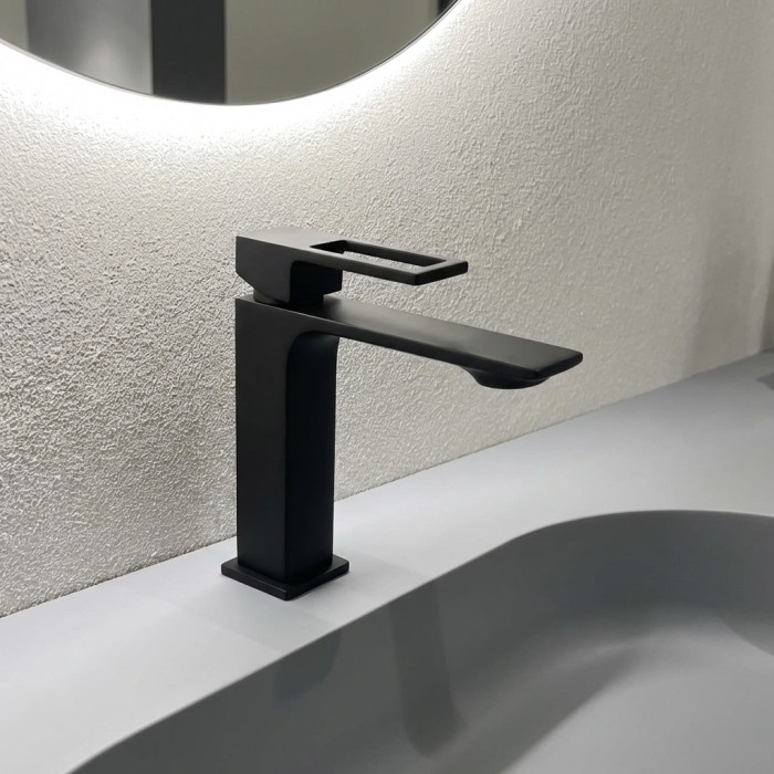 Смеситель для раковины BelBagno LUCE LUC-LVM-NERO